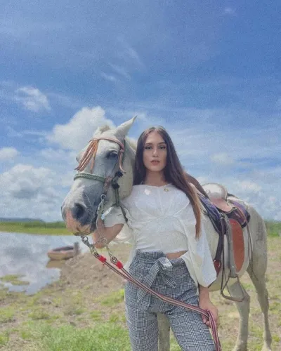 Chica trans cariñosa, foto 7
